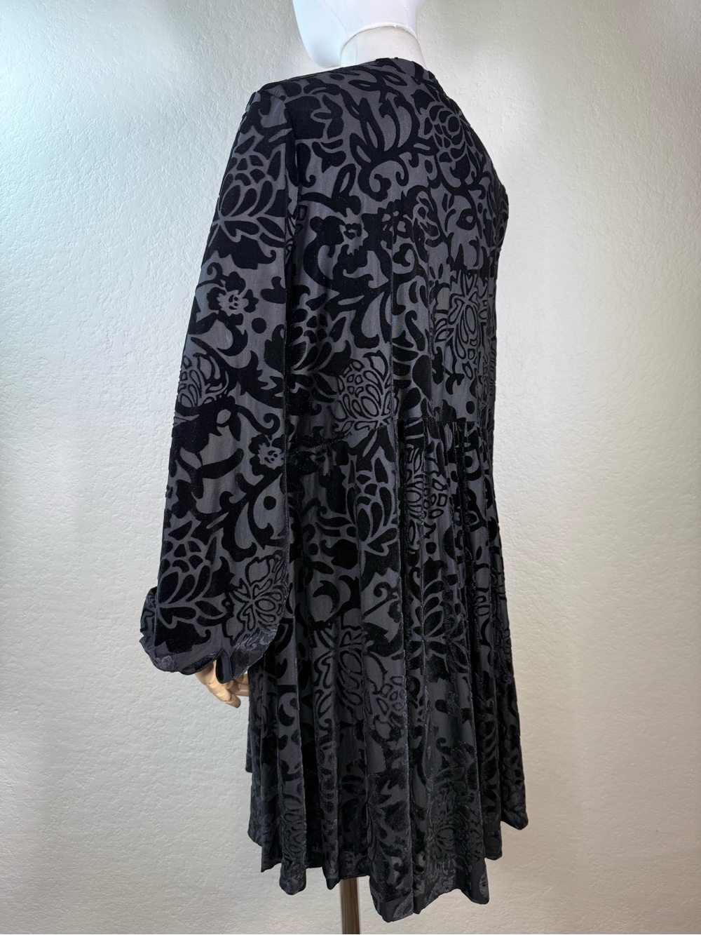 Urban Outfitters Free People Velvet Burnout Black Floral Mini Dress Size Medium - Picture 4 of 16